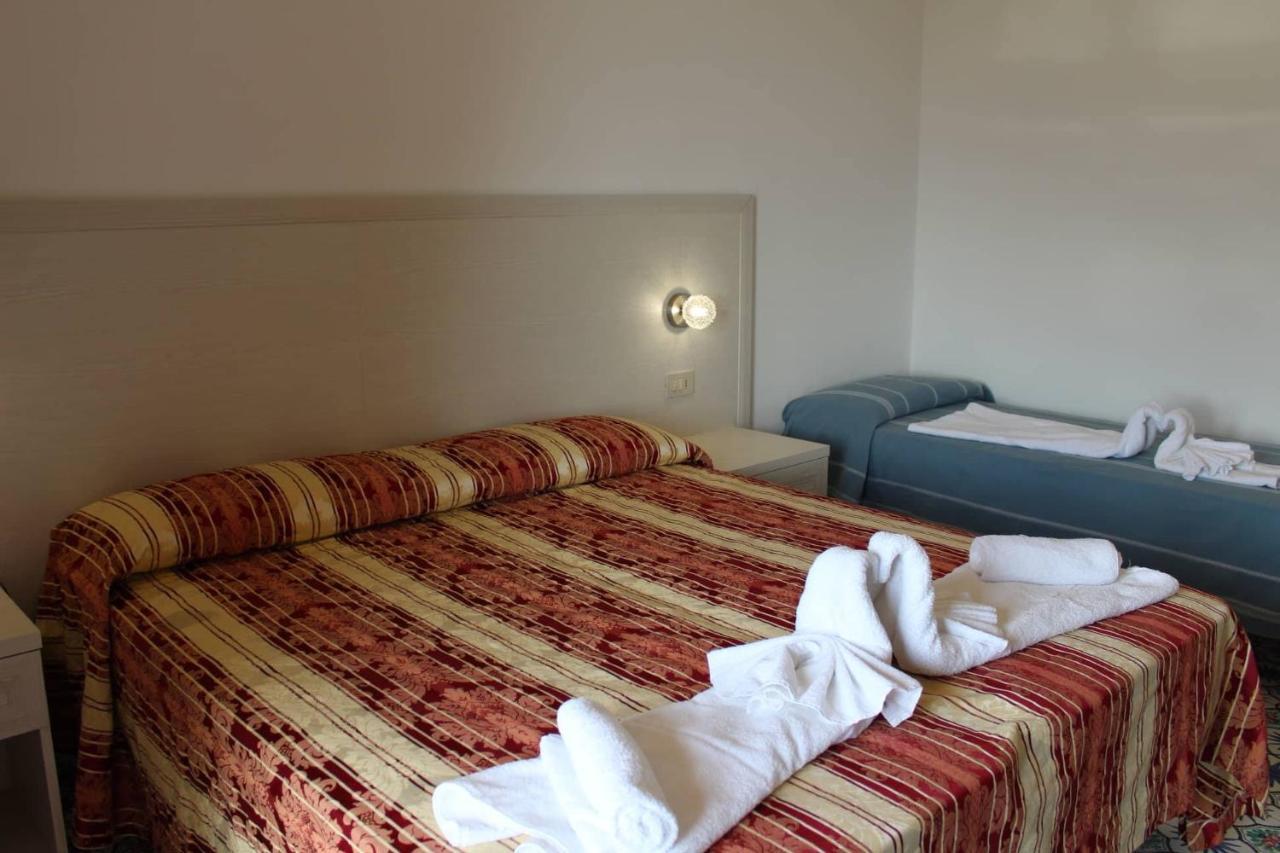 Hotel Al Bosco Forio  ภายนอก รูปภาพ